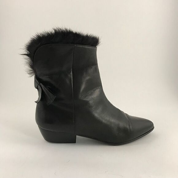 Fur-Lined Pointy Blk Leather Booties w/Bow at Back - Picture 7 of 8